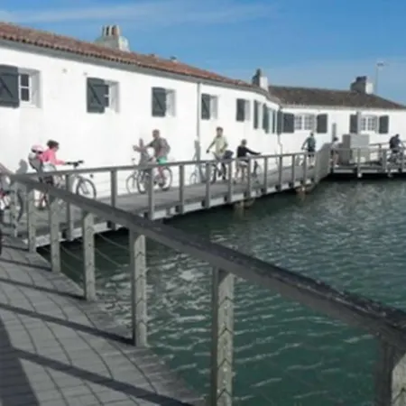 Semesterbostad L'oiseliere ------- Nul Part Ailleurs